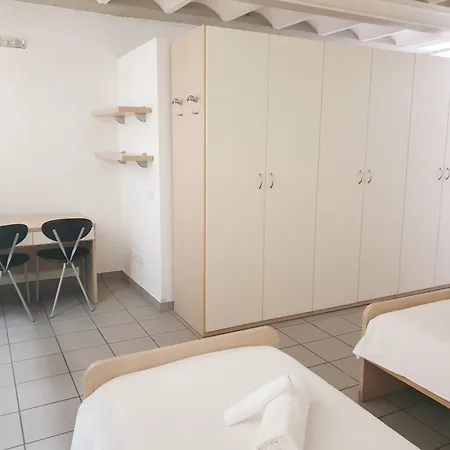 Moderno Con Parcheggio Gratuito Di Fronte Apartment *