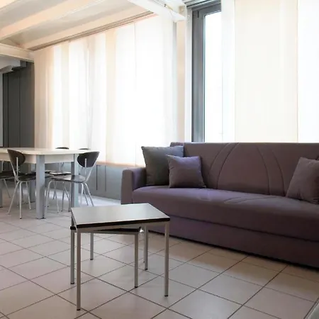 Moderno Con Parcheggio Gratuito Di Fronte Appartement