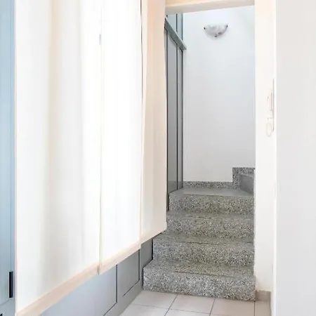 Appartement Moderno Con Parcheggio Gratuito Di Fronte *