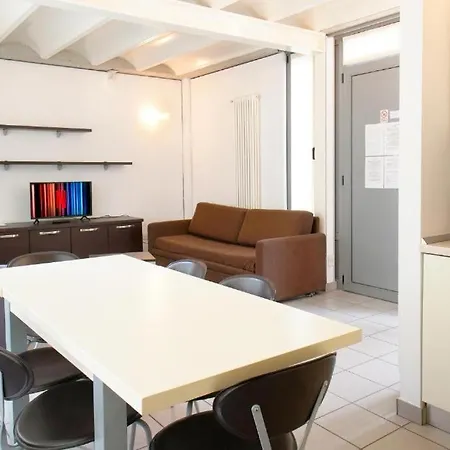 Moderno Con Parcheggio Gratuito Di Fronte Apartamento *